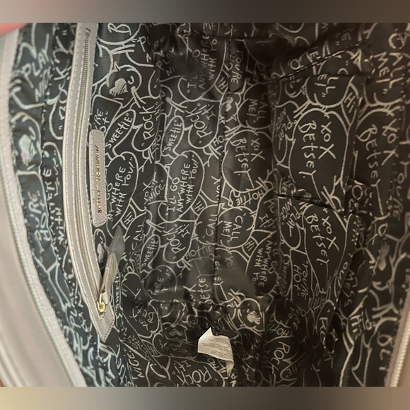EUC Betsey Johnson Bag w/ Crossbody Strap - Picture 4 of 8